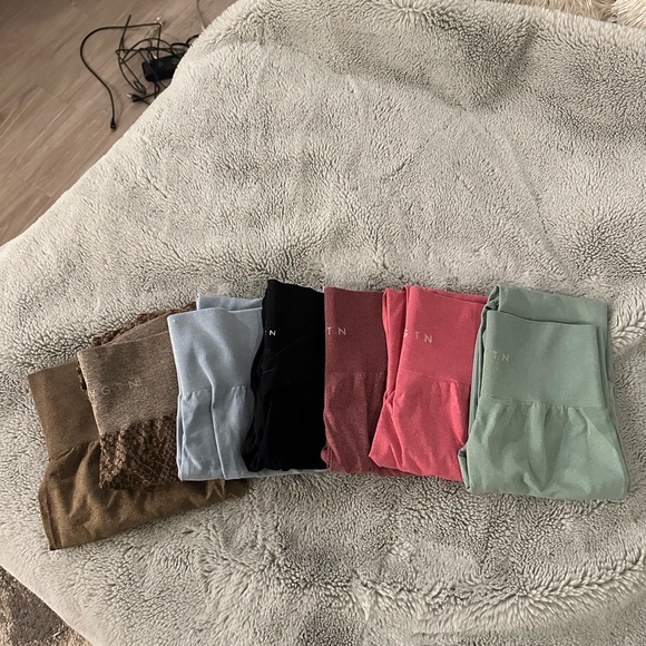NVGTN Women's Leggings - Brown Blue Black Pink Green